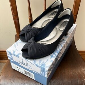 Abella Women’s low heeled dress shoes